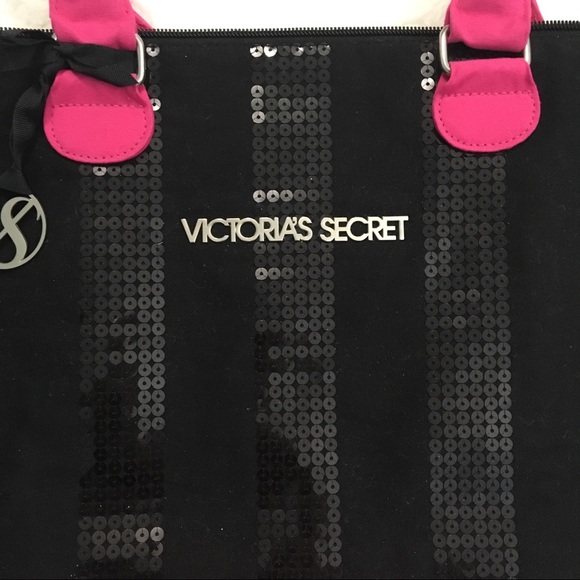 Victoria’s Secret Weekender Bag - Exclusive - Picture 2 of 4